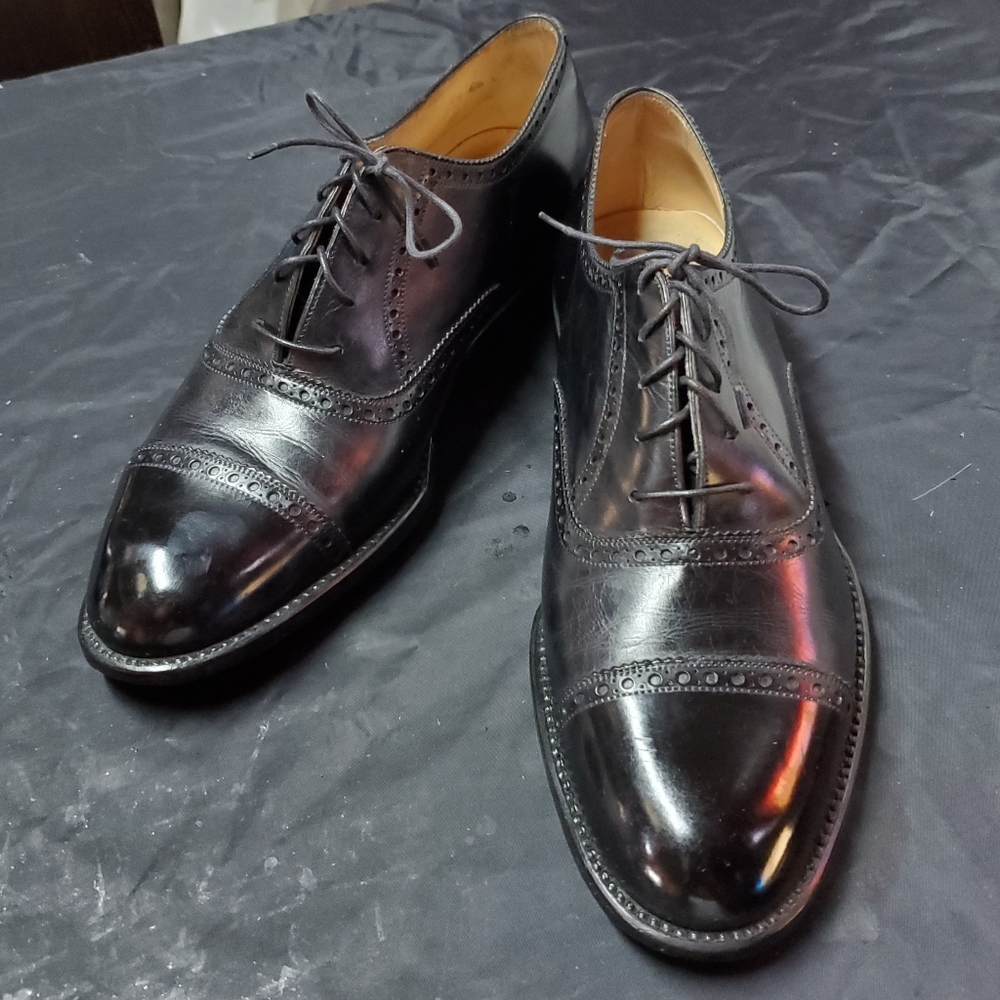 Vintage Florsheim Cap-Toe Size 9 E